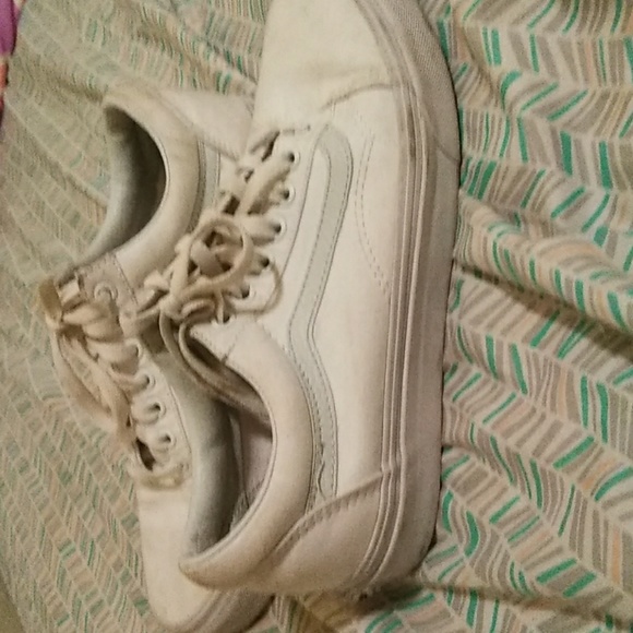 Vans - Picture 1 of 4